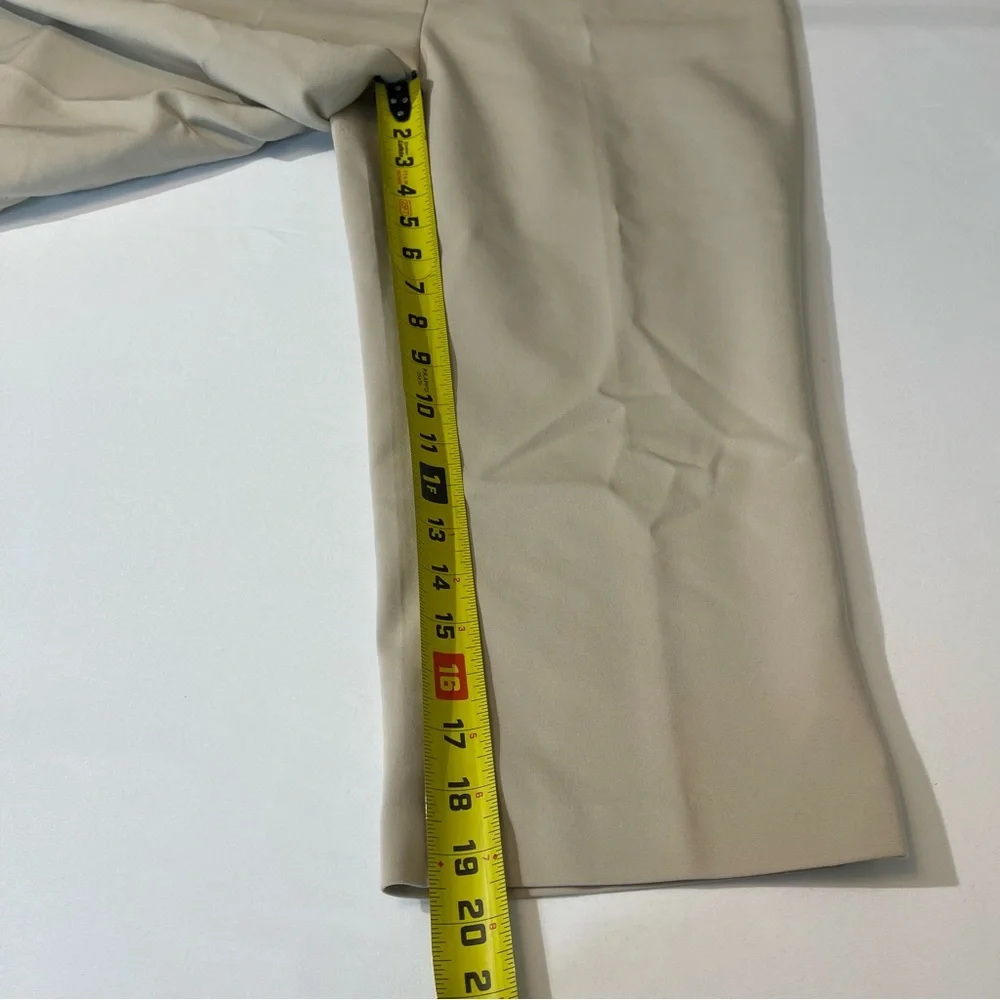 Chicos, women’s capris, good condition, Fabulously slimming, Preowned, k…